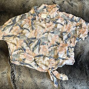 American Eagle Hawaiian bird printed floral crop top button up shirt
